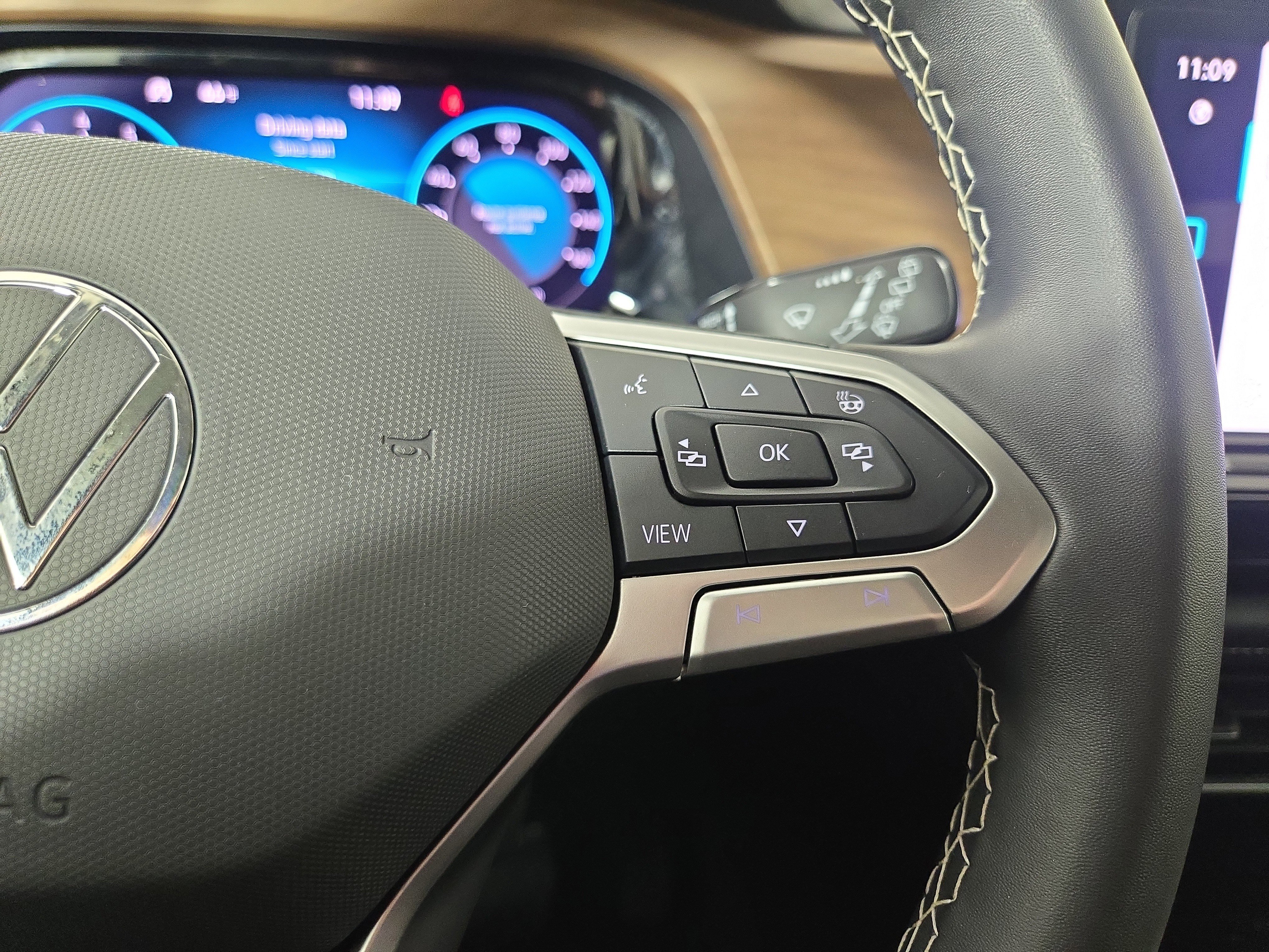 Used 2024 Volkswagen Atlas SE image 17