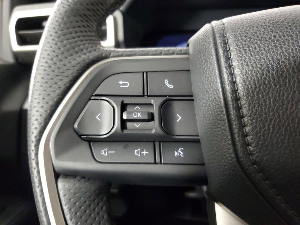 Used 2025 Toyota Tacoma TRD Sport AWD/4WD image 24