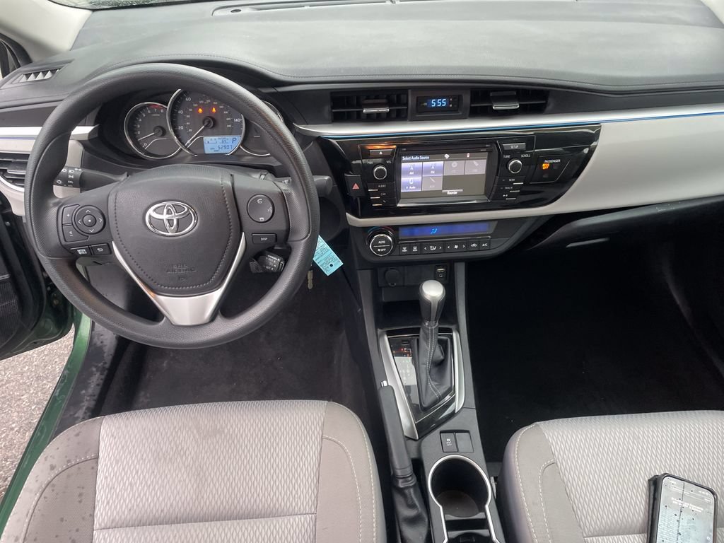 Used 2015 Toyota Corolla LE FWD image 15