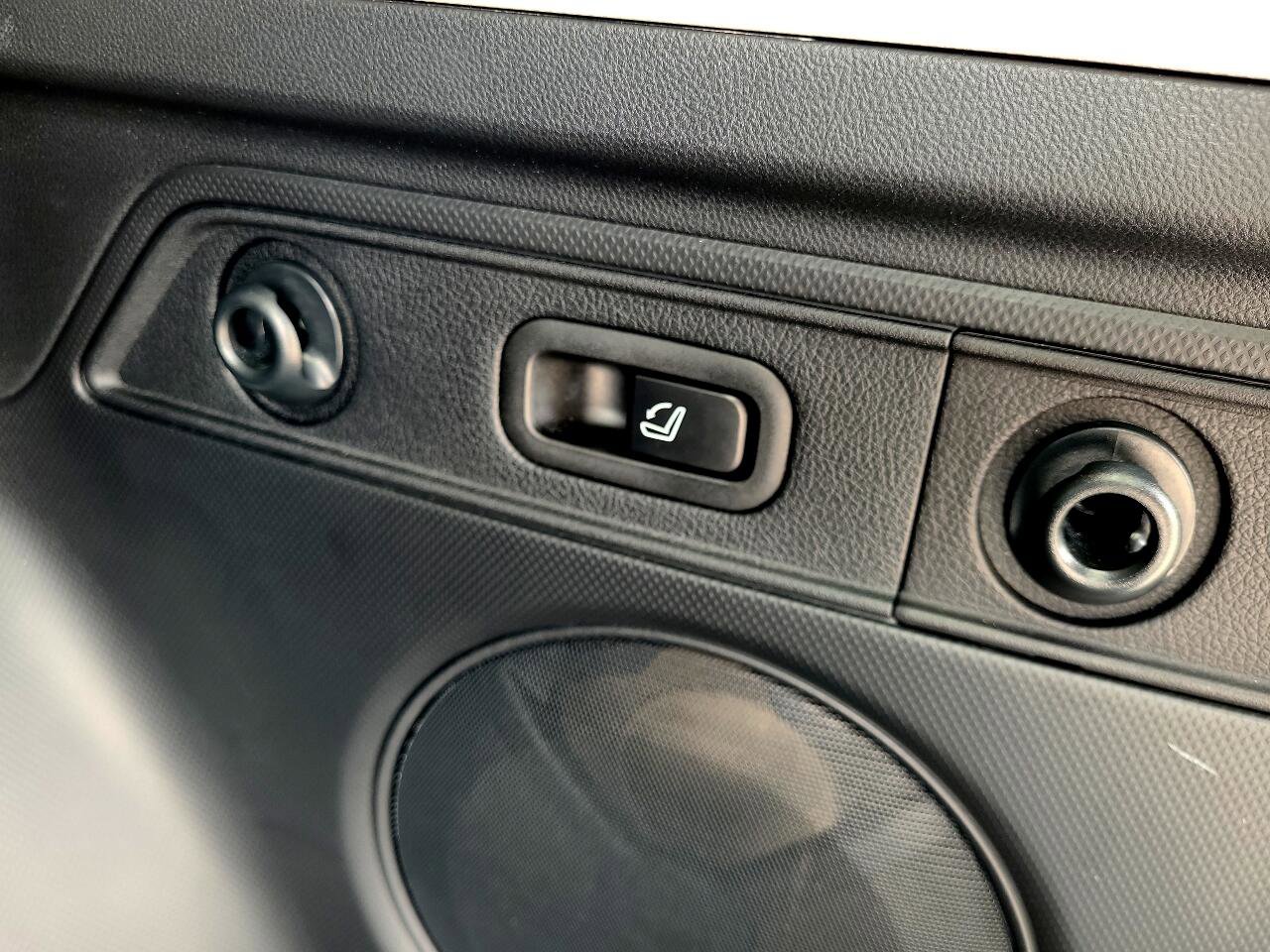 Used 2020 Subaru Forester Touring image 12