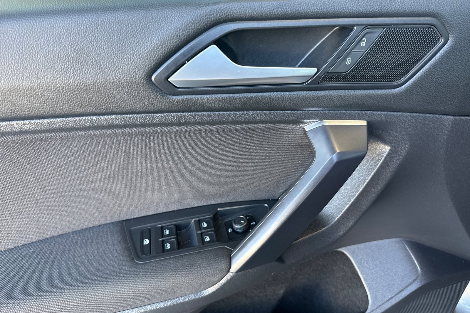 Used 2021 Volkswagen Tiguan S image 10