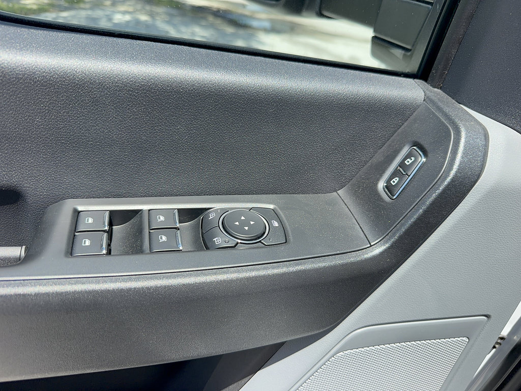 New 2026 Ford F550 4x4 Crew Cab image 17