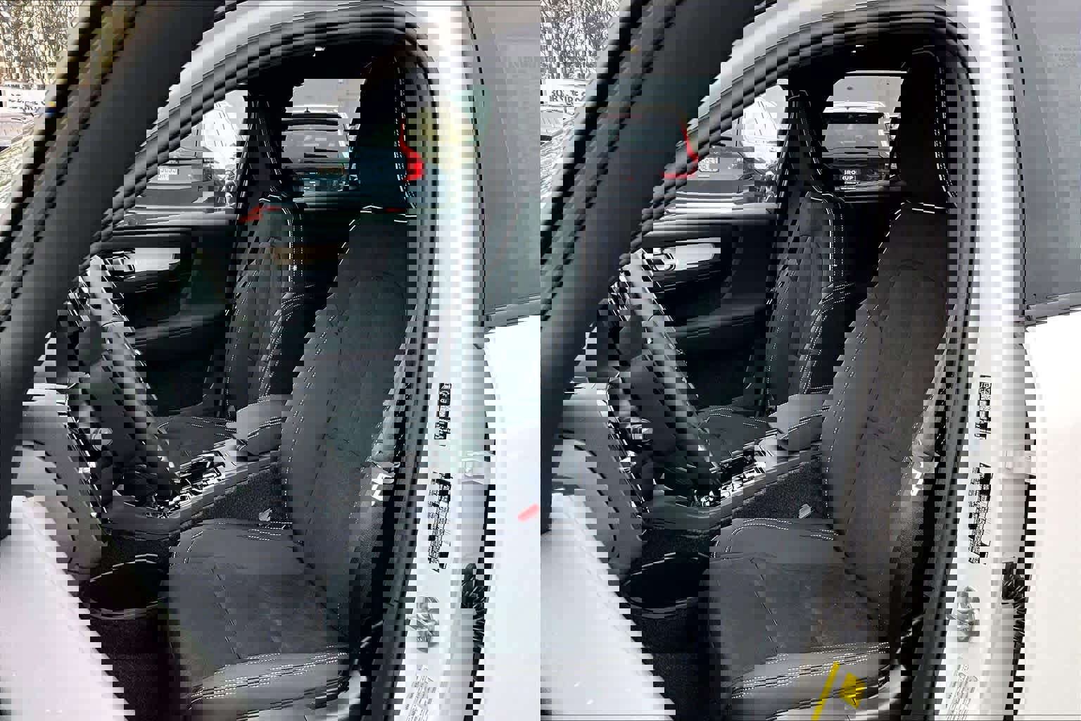 New 2026 Volvo XC40 B5 Ultra w/ Protection Package Premier image 13