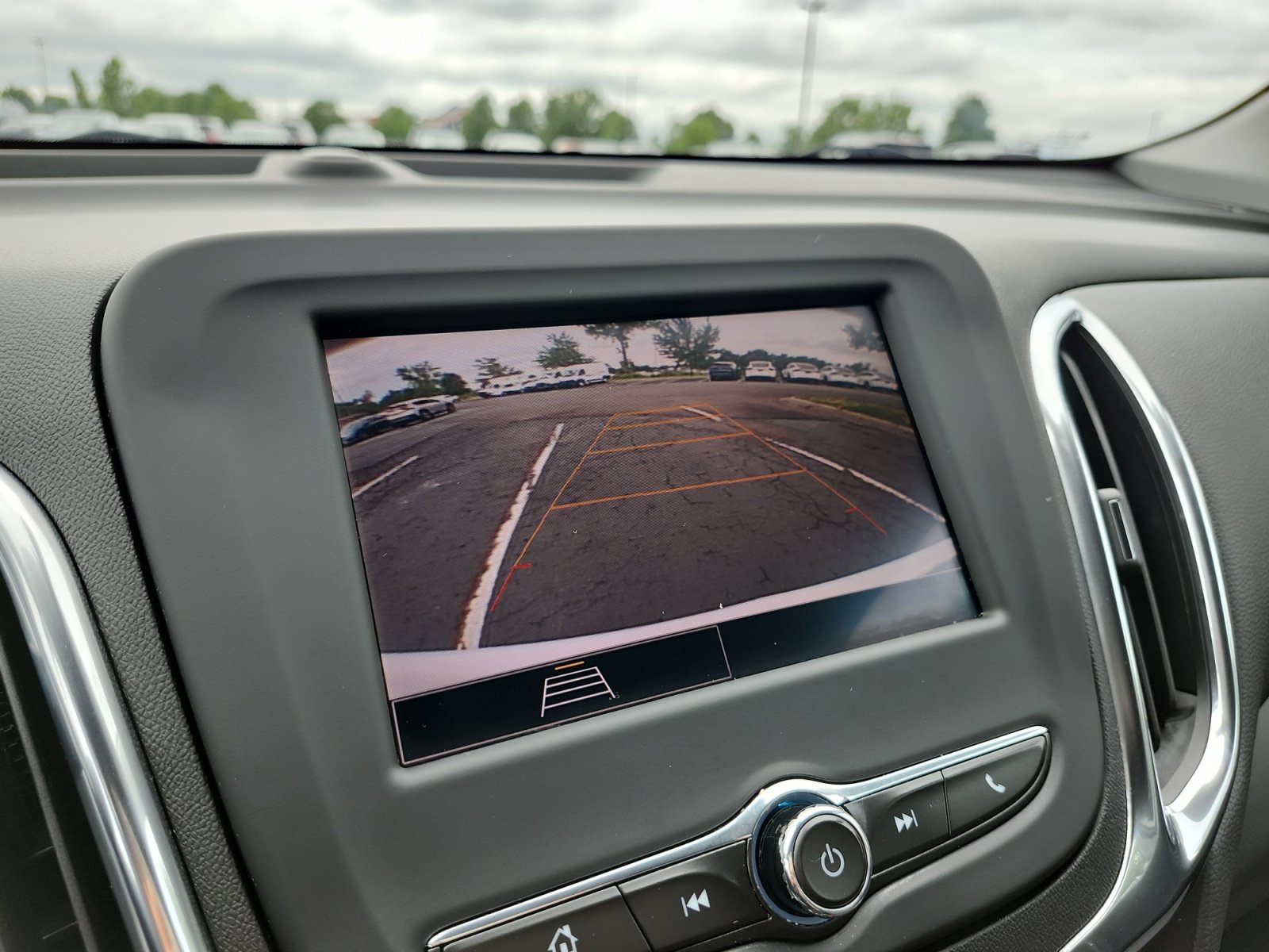 Used 2022 Chevrolet Equinox LT AWD/4WD image 16