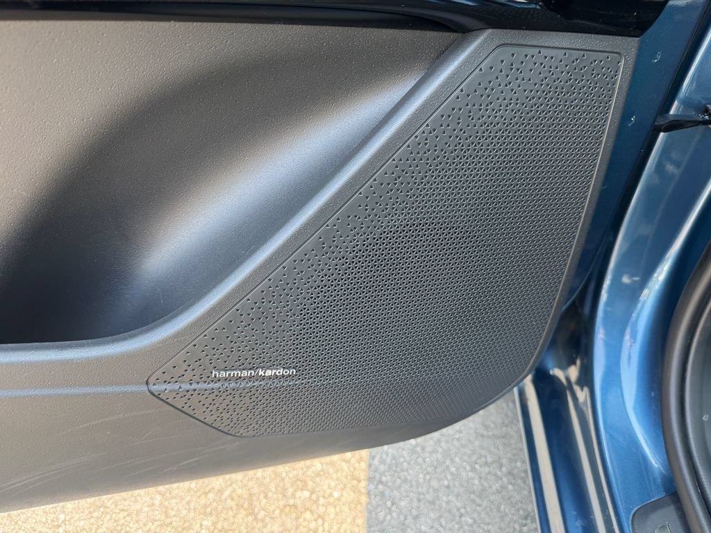 Used 2023 Kia Niro SX Touring FWD image 28