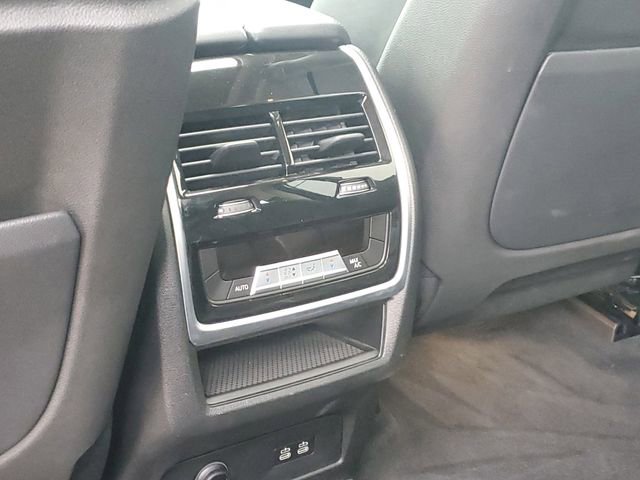 Used 2020 BMW X7 xDrive40i w/ Premium Package image 27