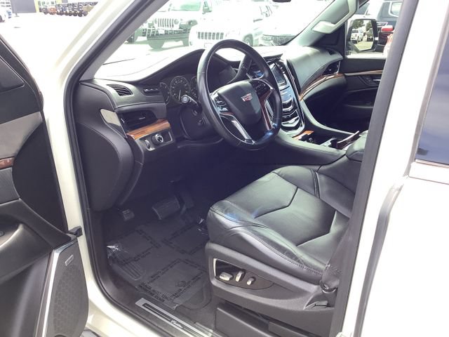 Used 2015 Cadillac Escalade ESV Luxury RWD image 7
