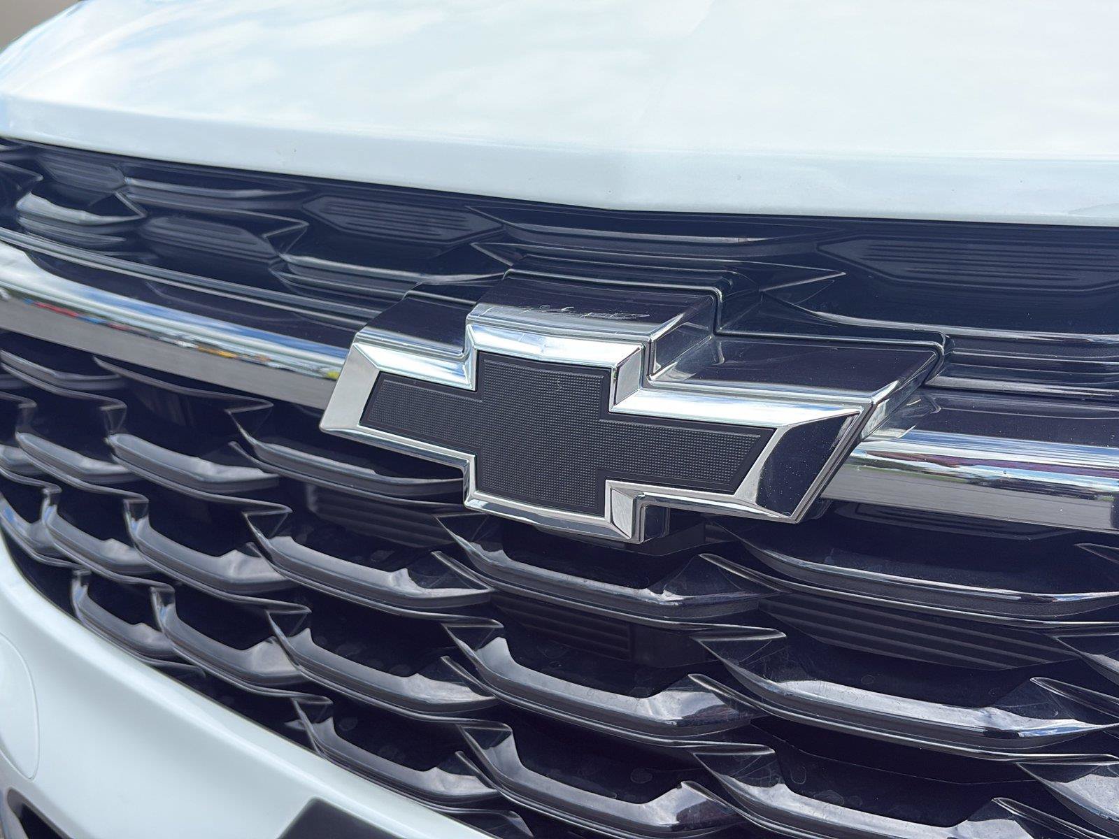 Used 2025 Chevrolet Trax RS FWD image 39