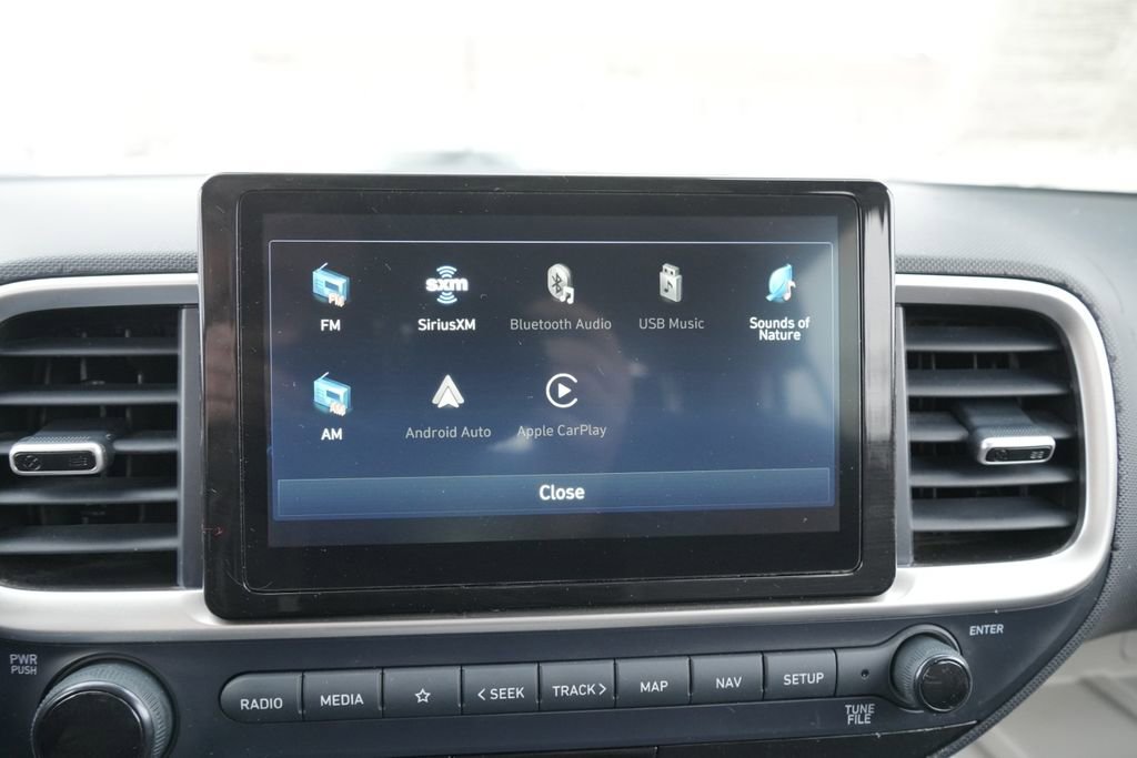 Certified 2023 Hyundai Venue Limited w/ Cargo Package image 33