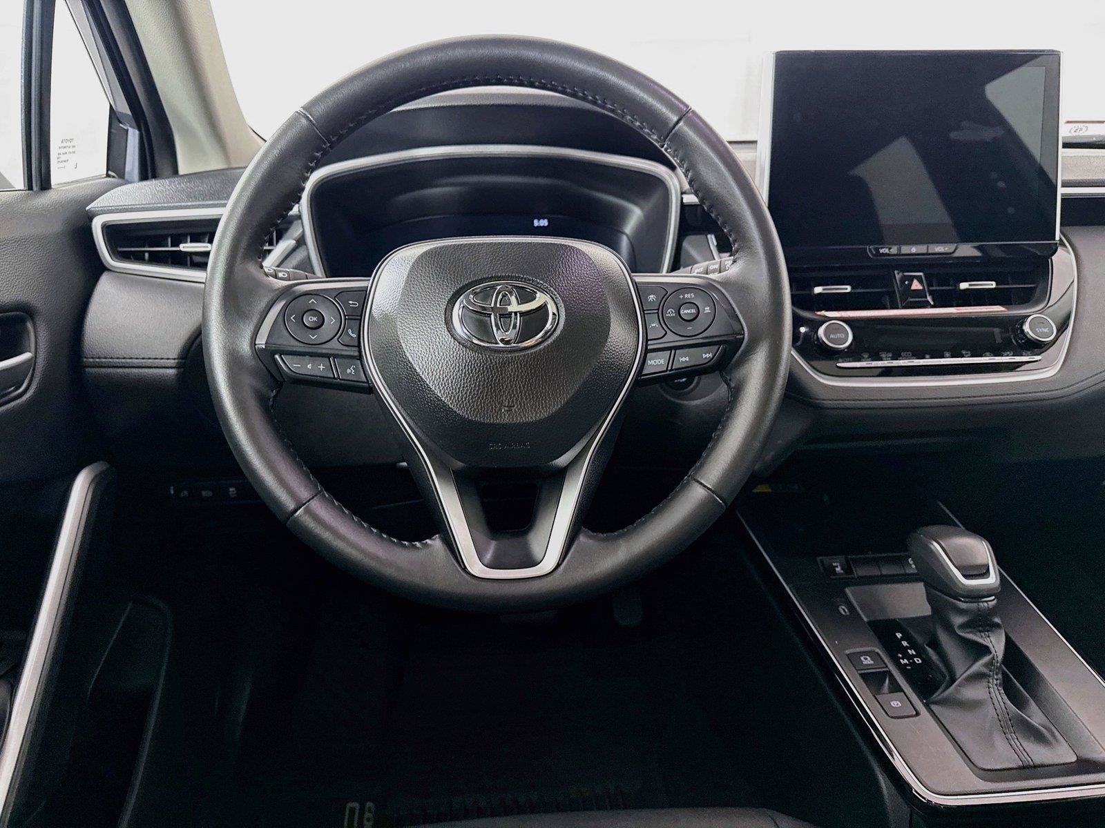 Used 2026 Toyota Corolla Cross XLE w/ Convenience Package FWD image 32