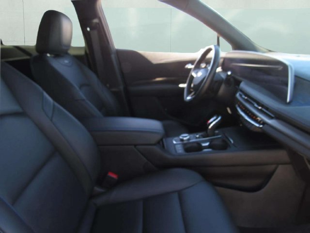 Used 2025 Cadillac XT4 Sport w/ Cold Weather Package FWD image 8