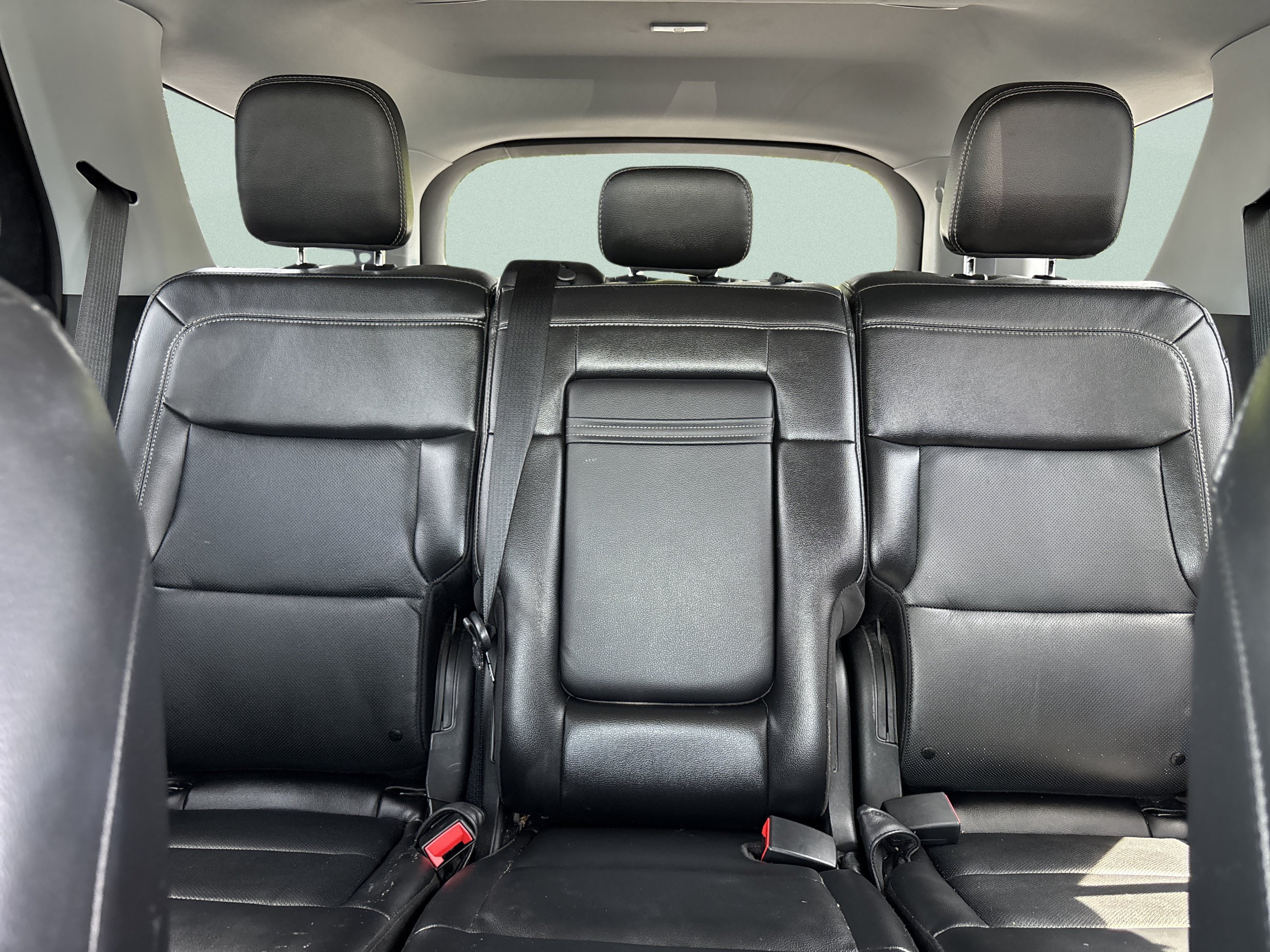 Used 2022 Ford Explorer Limited w/ Class IV Trailer Tow Package AWD/4WD image 19