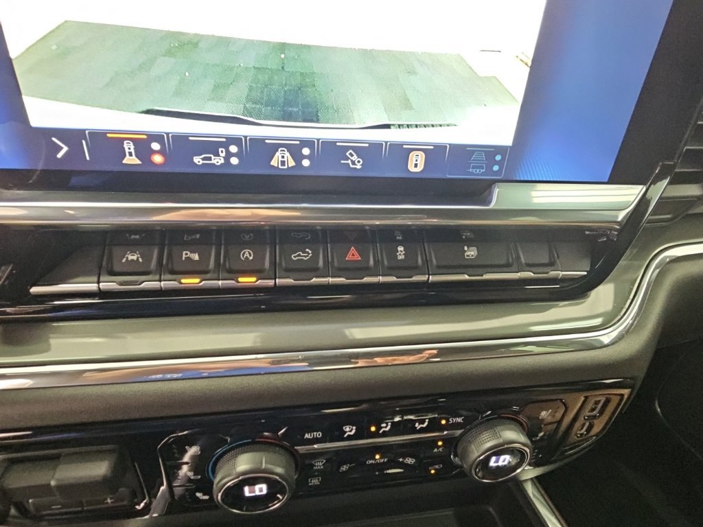 Used 2024 Chevrolet Silverado 1500 High Country w/ Technology Package AWD/4WD image 20