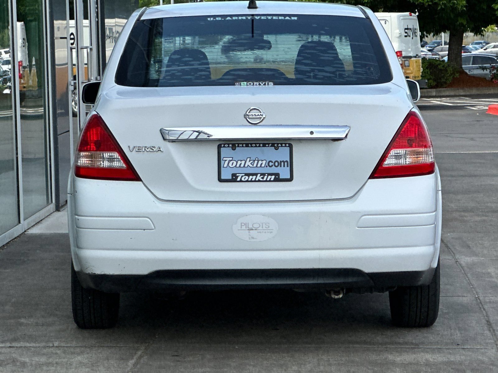 Used 2009 Nissan Versa 1.8 S FWD image 4
