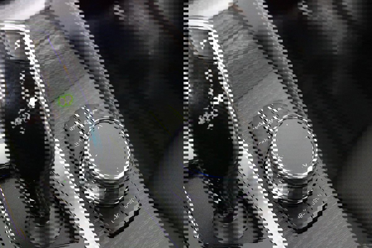 Used 2023 BMW 530e 530e w/ M Sport Package image 13