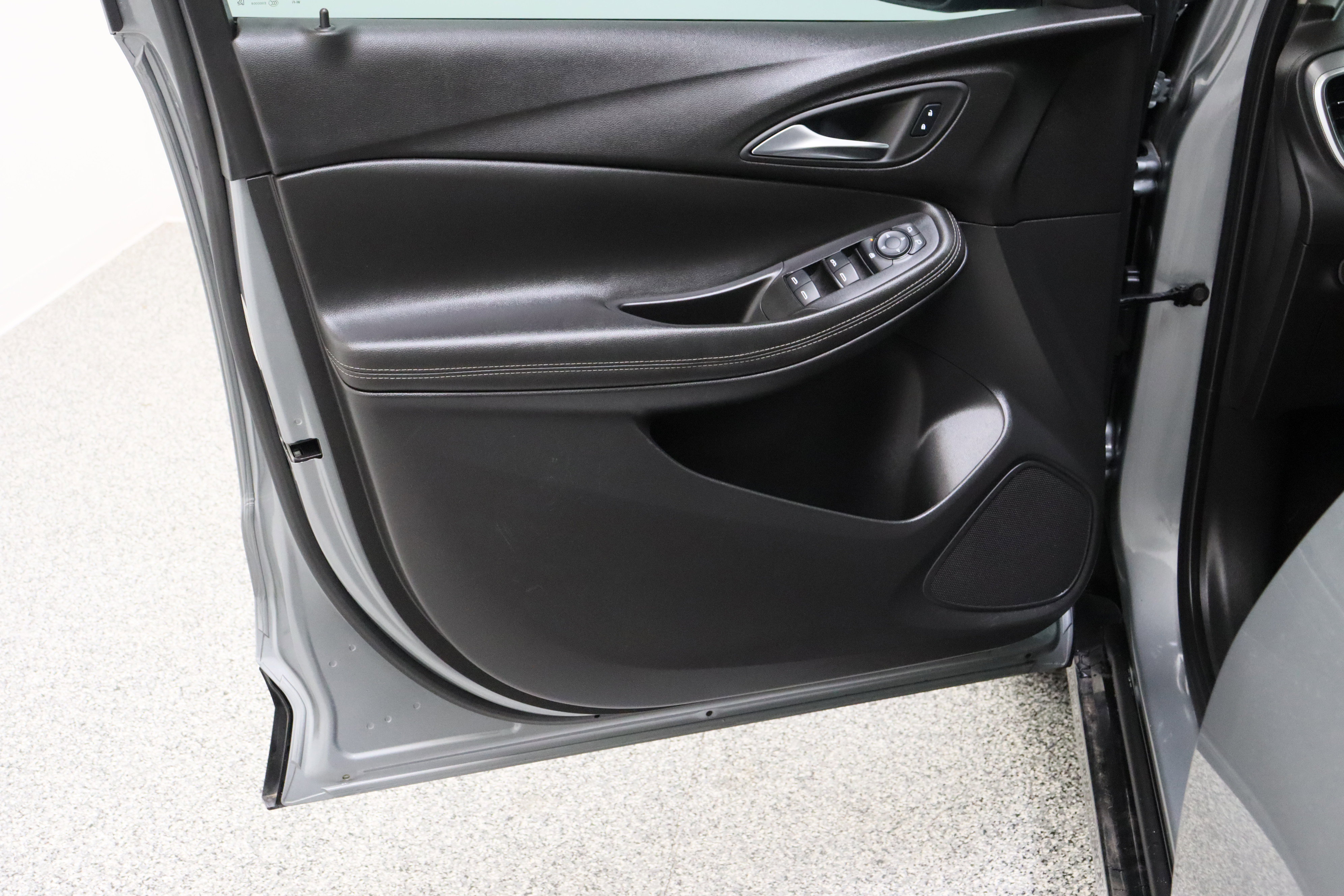 Used 2024 Buick Encore GX Sport Touring image 12