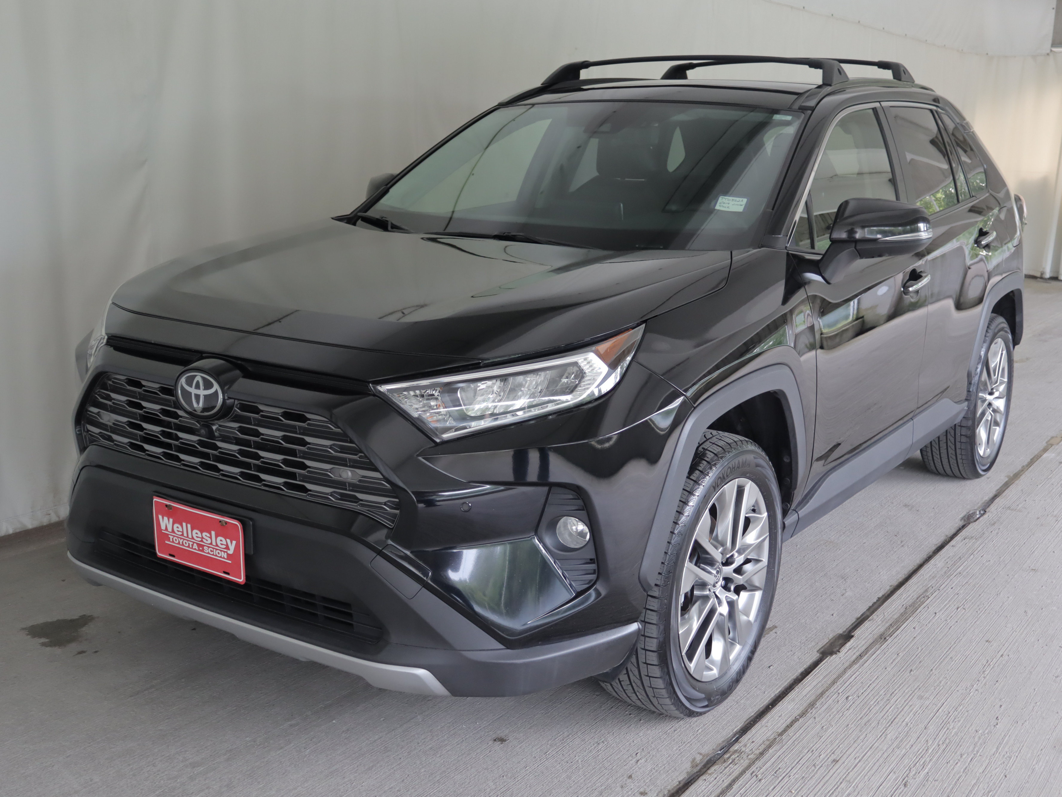 Used 2019 Toyota RAV4 Limited w/ Advanced Technology Package AWD/4WD image 24