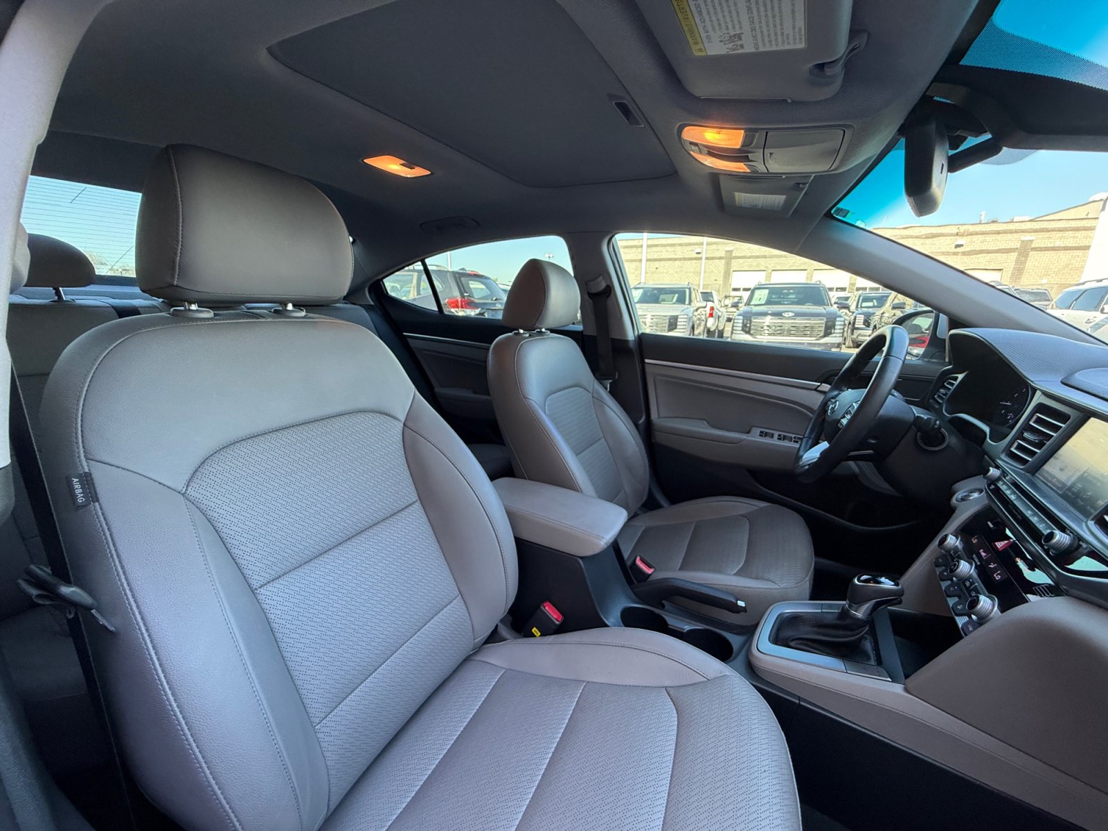 Used 2020 Hyundai Elantra Limited w/ Ultimate Package 03 FWD image 19