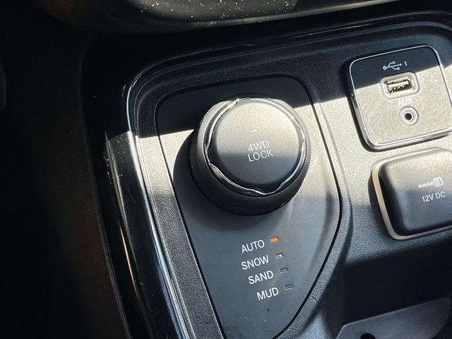 Used 2021 Jeep Compass Limited w/ Sun and Sound Group AWD/4WD image 32