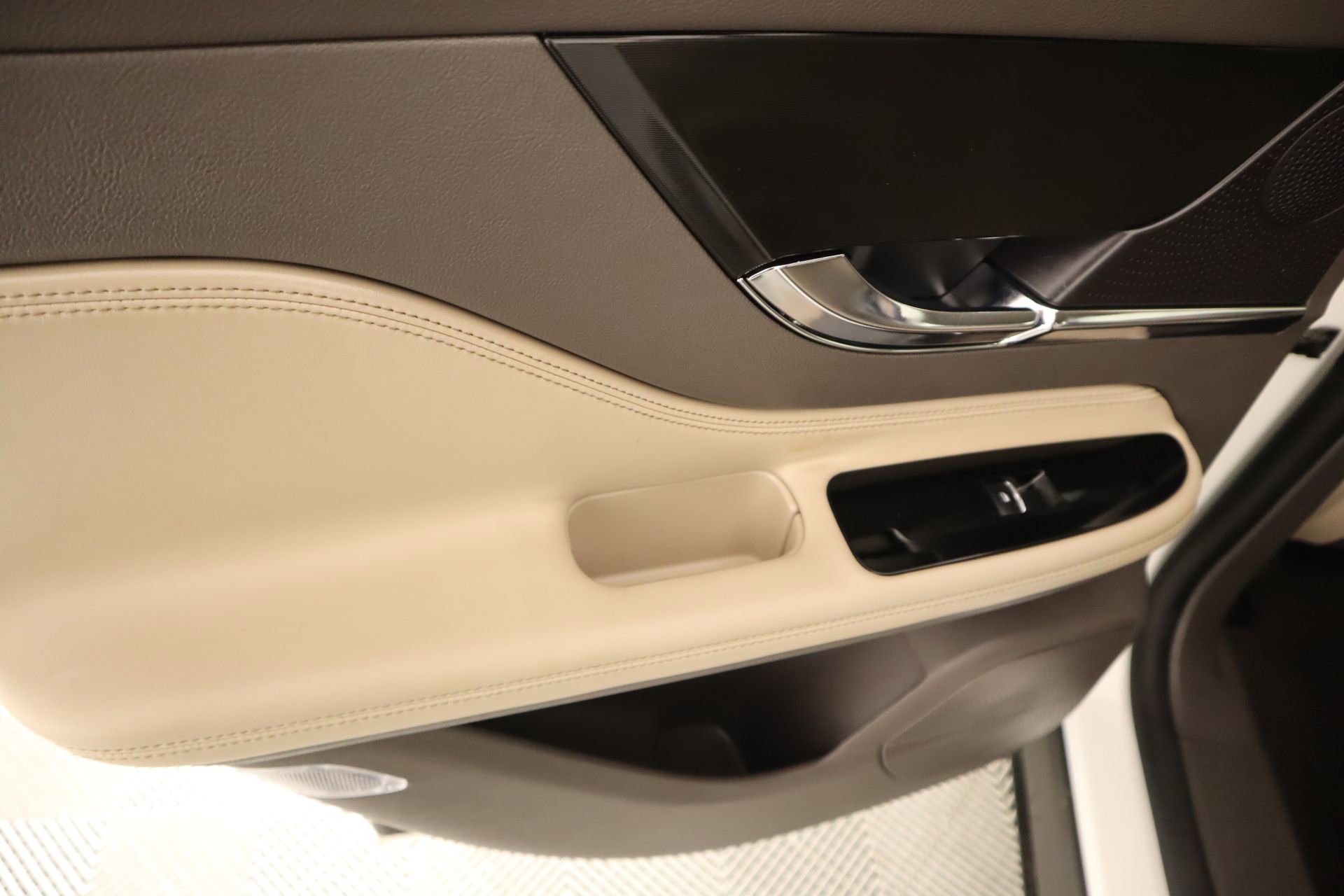 Certified 2024 Lincoln Corsair FWD image 16