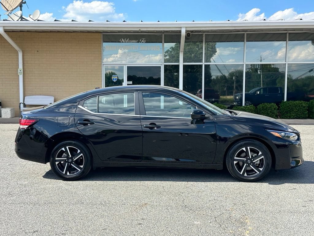 Used 2025 Nissan Sentra SV FWD image 9