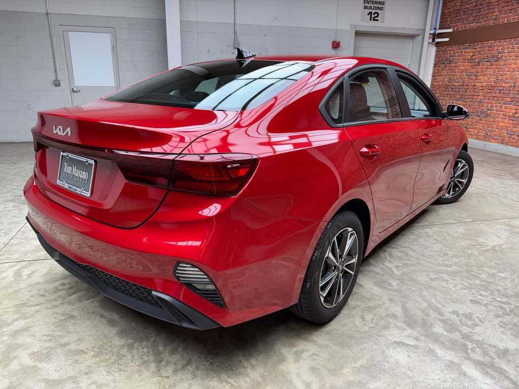 Used 2023 Kia Forte LXS w/ LXS Technology Package FWD image 5