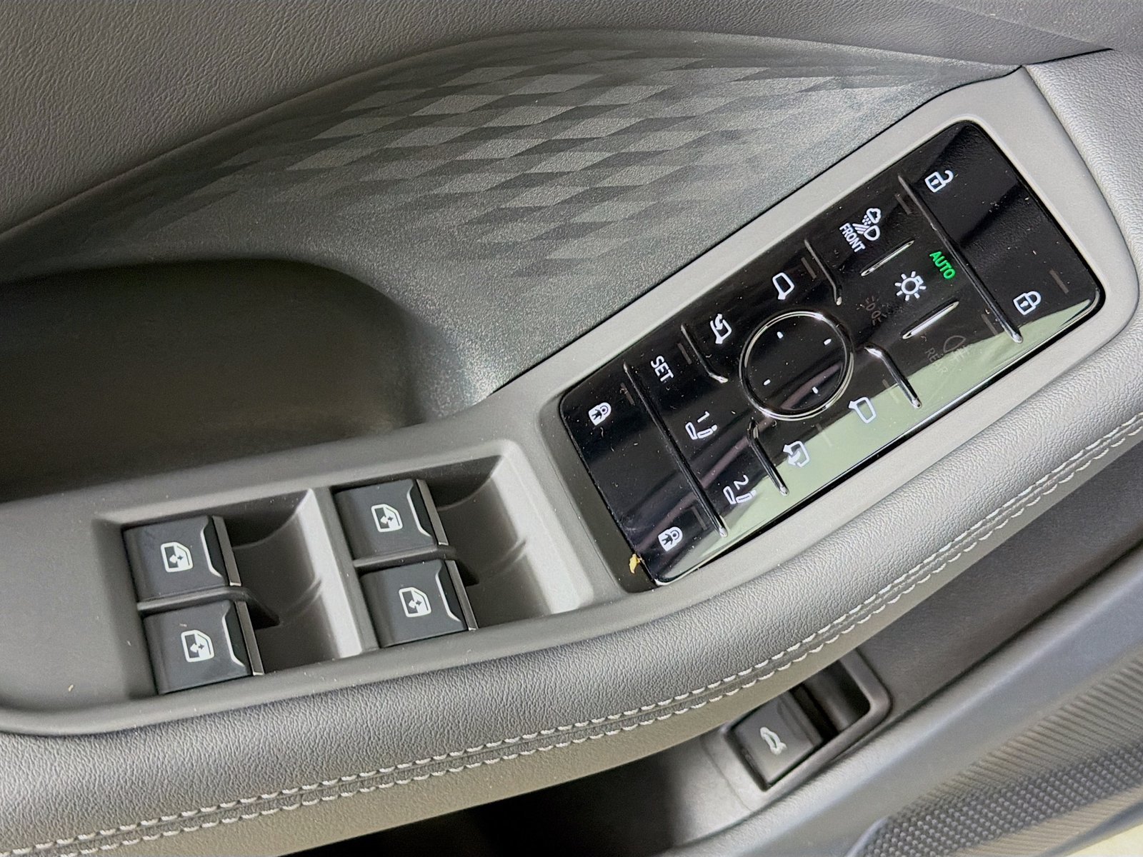 New 2026 Audi A6 Premium Plus AWD/4WD image 17