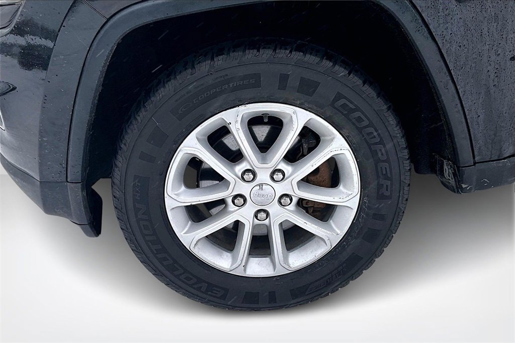 Used 2015 Jeep Grand Cherokee Laredo image 32