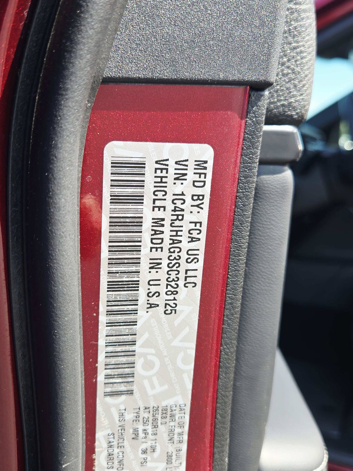 Used 2025 Jeep Grand Cherokee Laredo X w/ Luxury Tech Group I AWD/4WD image 38