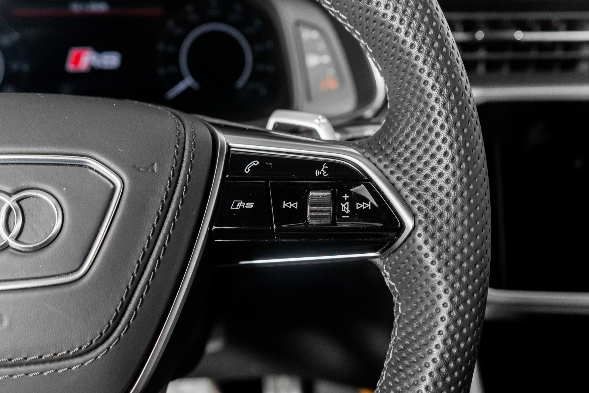 Used 2025 Audi RS 6 performance image 44