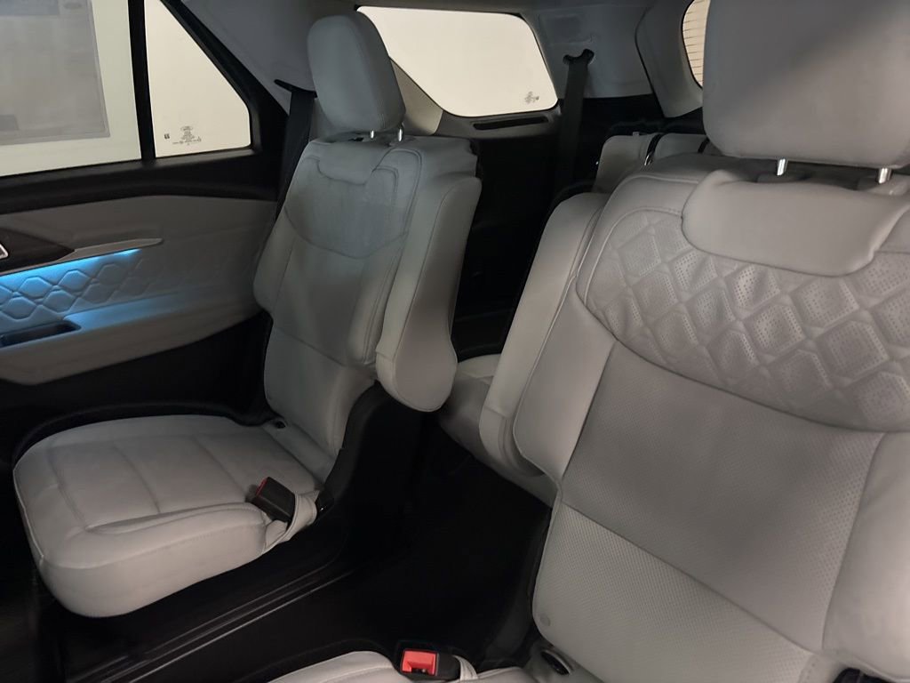 New 2026 Ford Explorer Platinum image 27