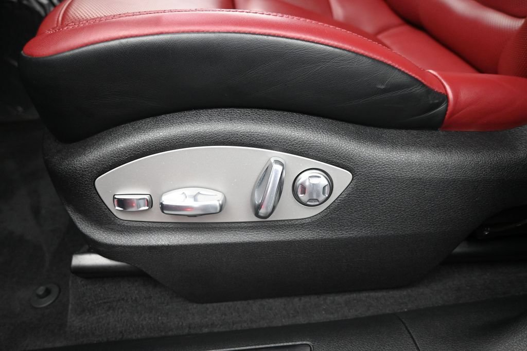 Certified 2024 Porsche Macan GTS AWD/4WD image 13