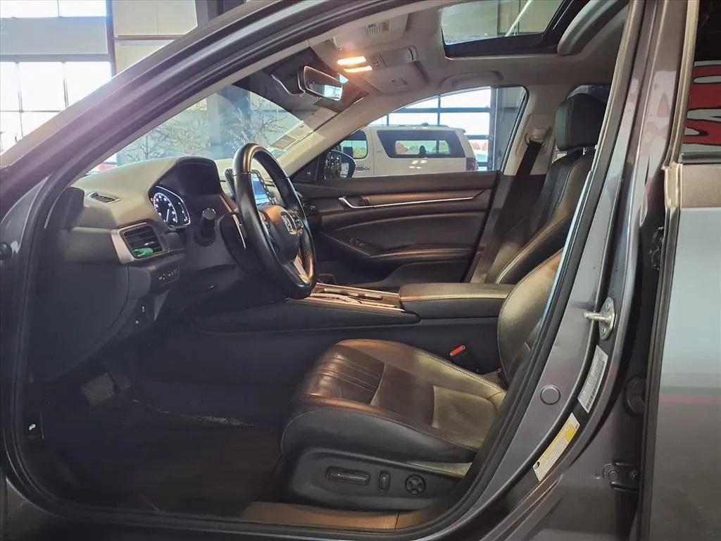 Used 2022 Honda Accord Touring image 14