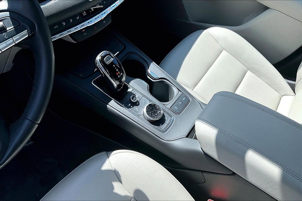 Certified 2023 Cadillac XT4 Luxury w/ Driver Awareness Package image 18