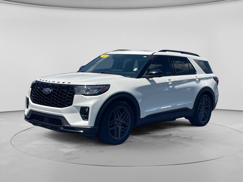 Used 2025 Ford Explorer ST AWD/4WD image 3
