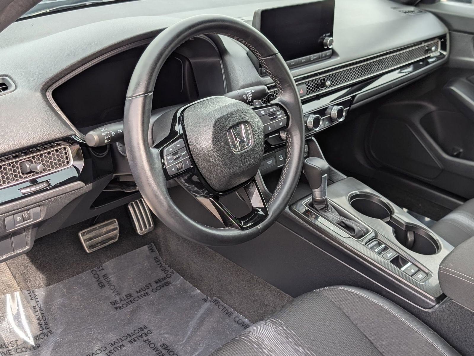 Used 2025 Honda Civic Sport image 4