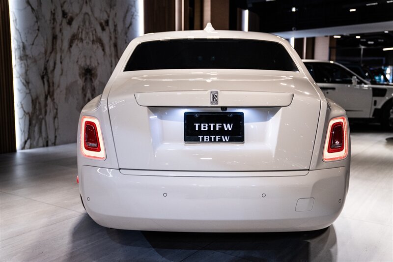 Used 2026 Rolls-Royce Phantom Sedan RWD image 21