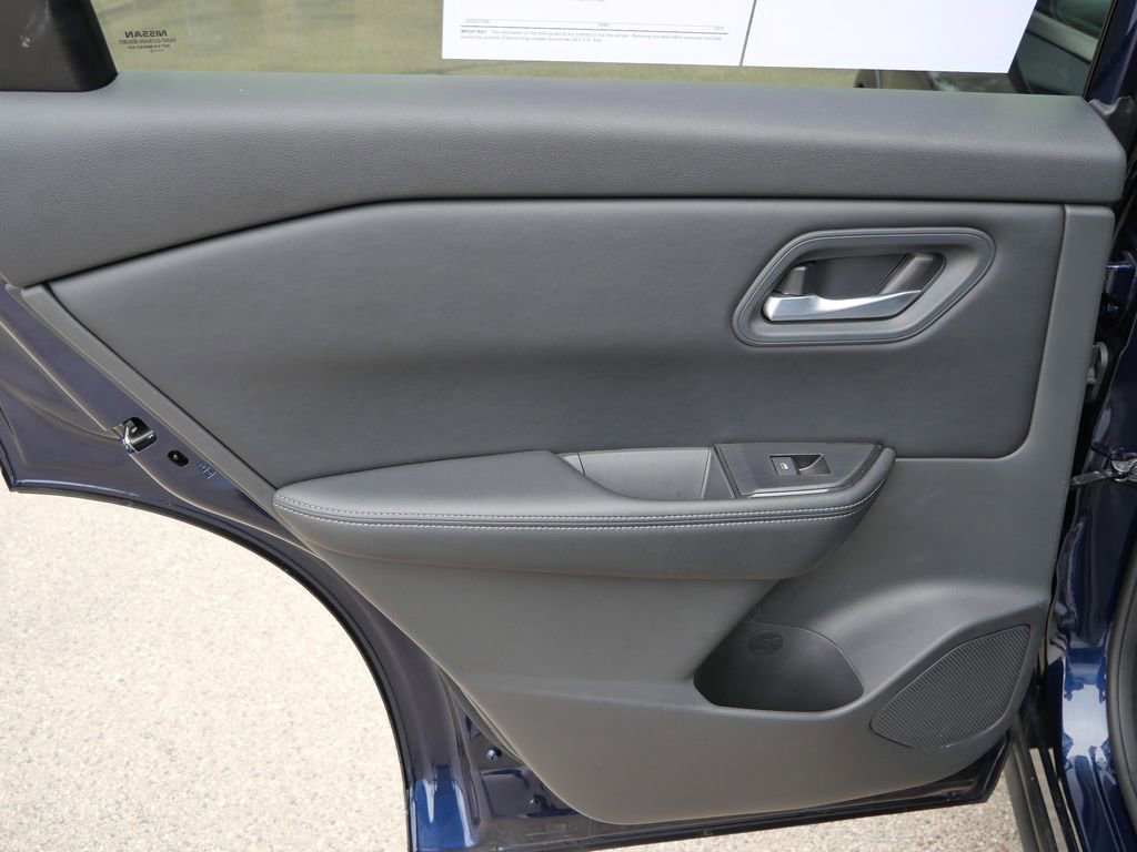 Used 2025 Nissan Rogue SV AWD/4WD image 25