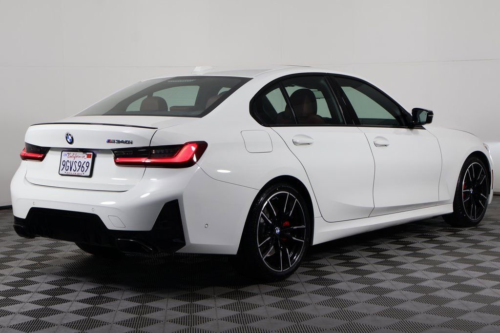 Used 2023 BMW M340i RWD image 4
