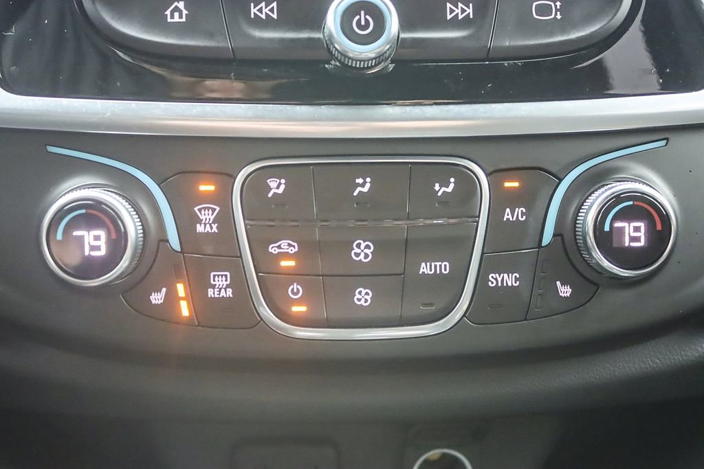 Used 2022 Chevrolet Traverse LT image 31