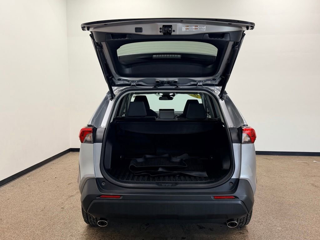 Used 2022 Toyota RAV4 XLE w/ Convenience Package AWD/4WD image 6