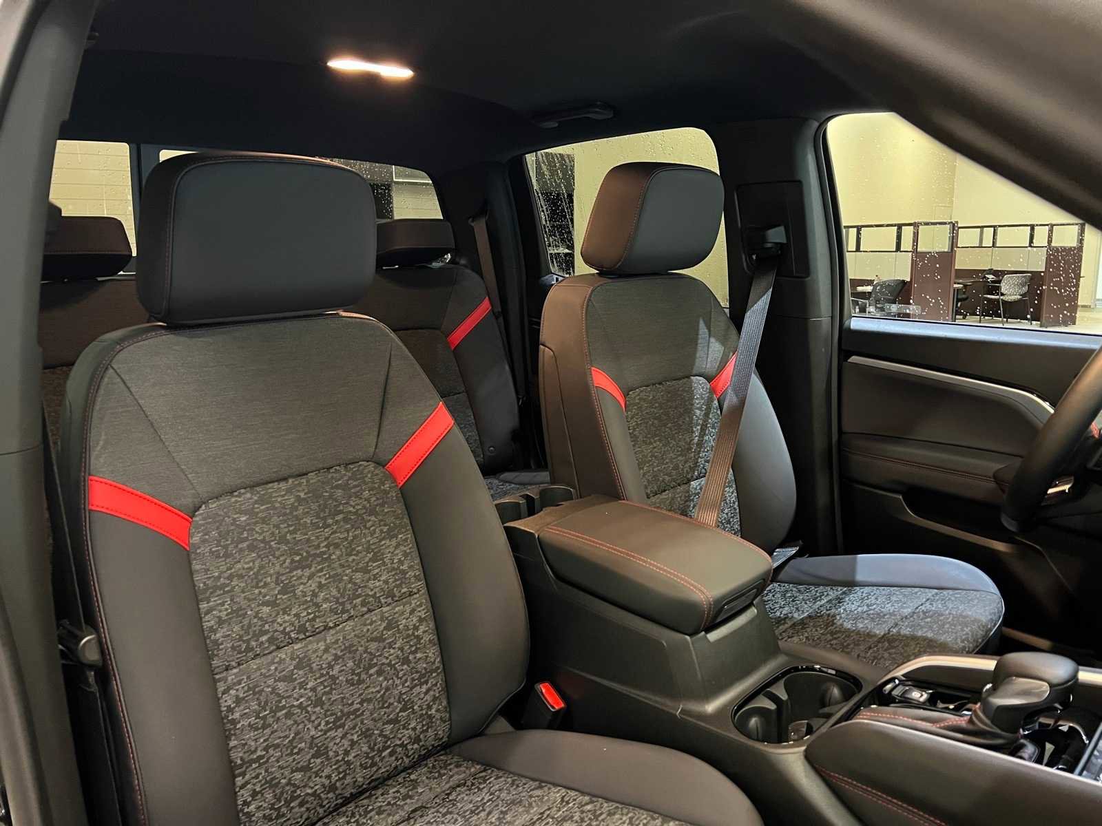 Used 2024 Chevrolet Colorado Z71 w/ Z71 Convenience Package 2 image 14