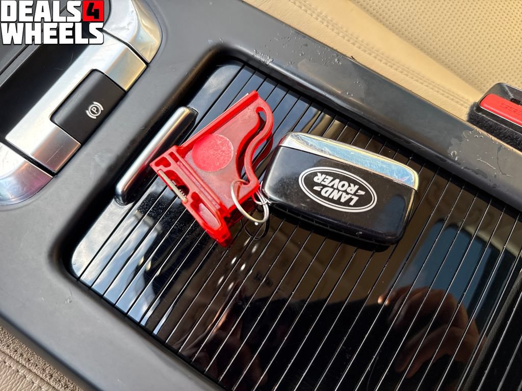 Used 2019 Land Rover Discovery Sport AWD/4WD image 29