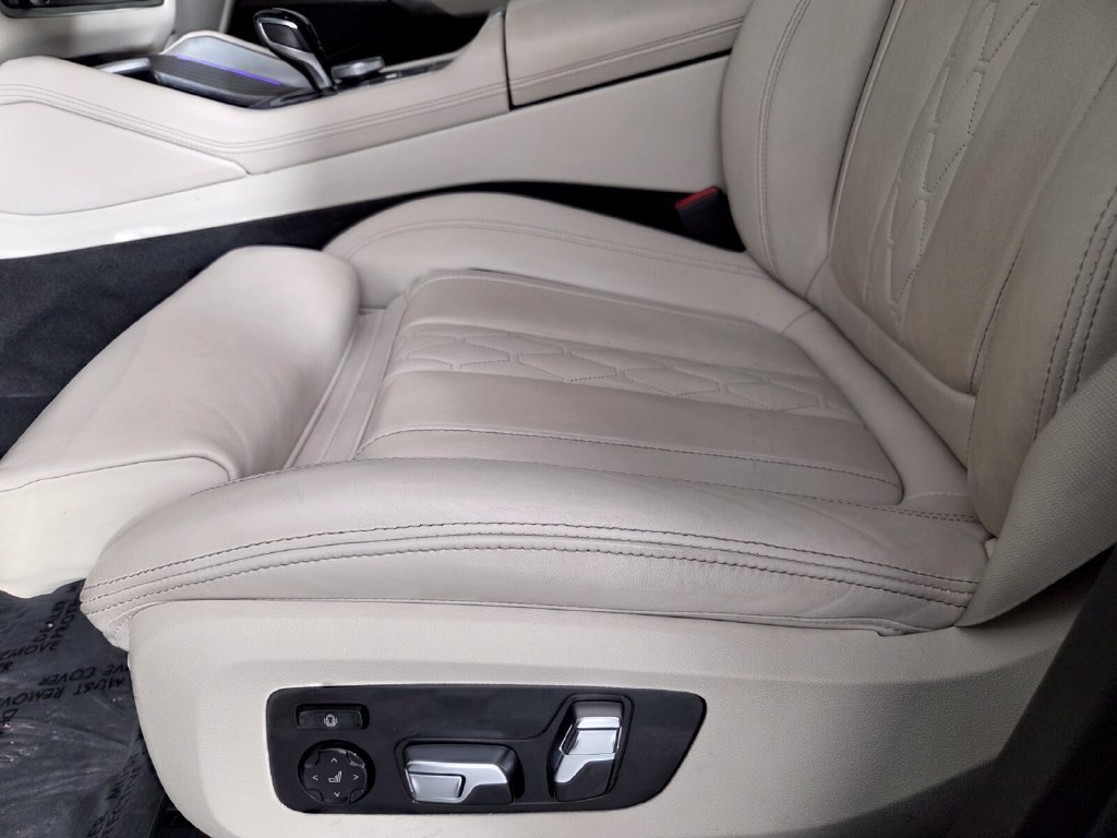 Used 2023 BMW X6 xDrive40i w/ M Sport Package AWD/4WD image 10