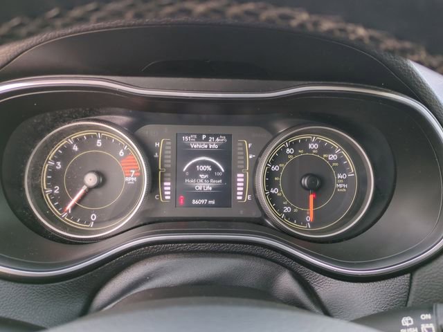 Used 2021 Jeep Cherokee Latitude Plus AWD/4WD image 12