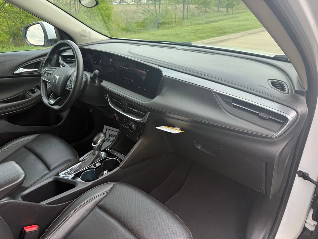 Used 2024 Buick Encore GX Sport Touring FWD image 22