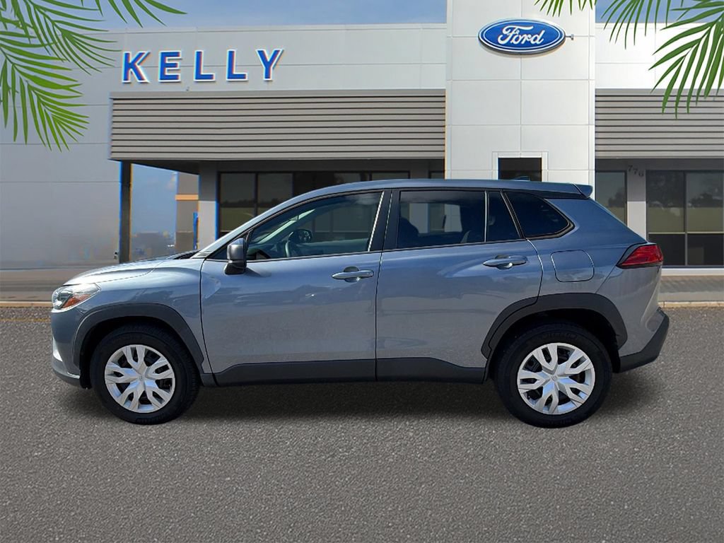 Used 2022 Toyota Corolla Cross L FWD image 2