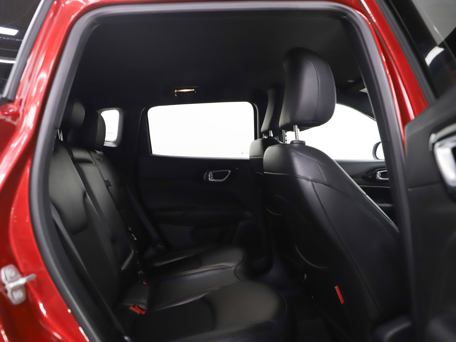 Used 2025 Jeep Compass Trailhawk image 12