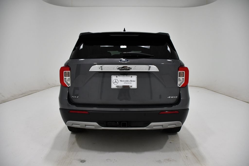 Used 2024 Ford Explorer XLT w/ Equipment Group 202A AWD/4WD image 4