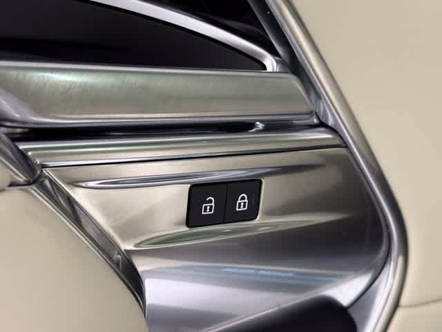 New 2027 Land Rover Range Rover Long Wheelbase SE AWD/4WD image 24